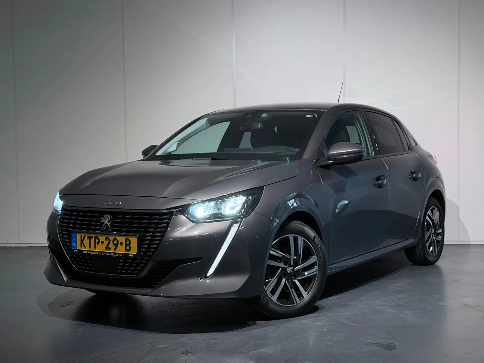 Peugeot 208 (2022) — foto 1