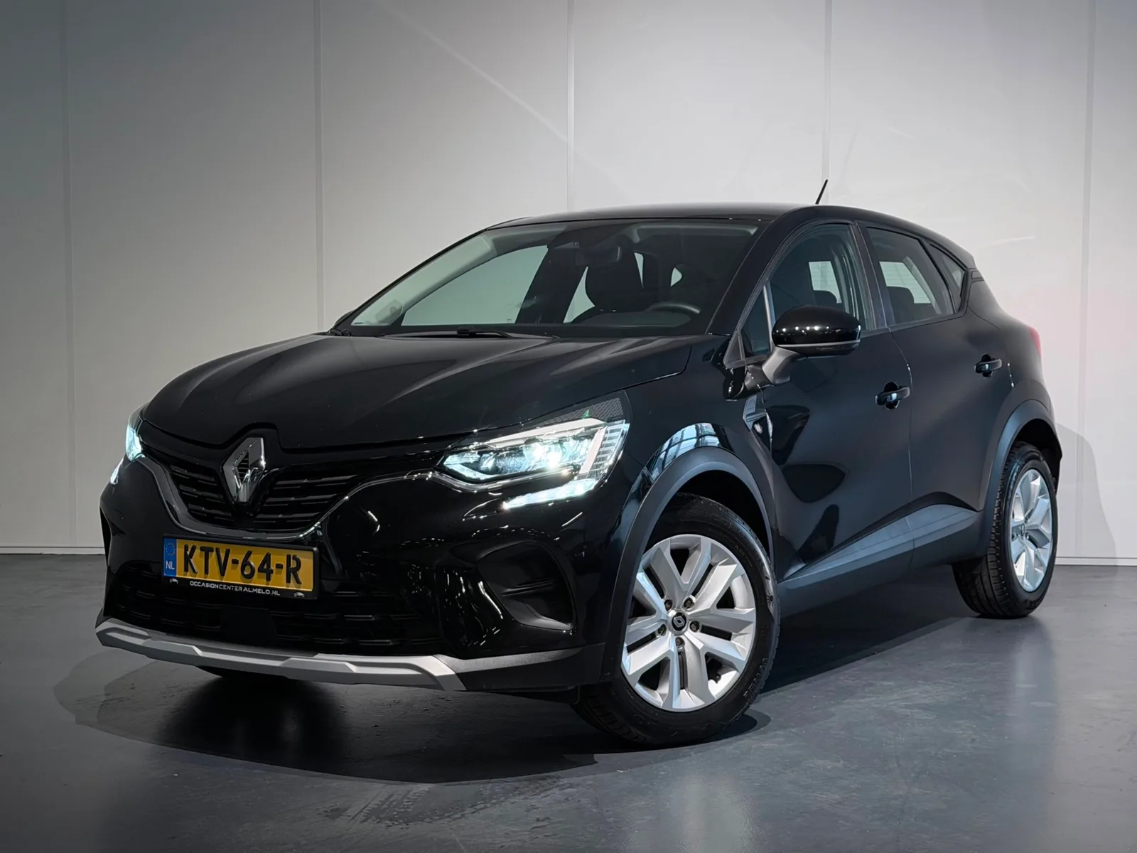 Renault Captur (2022) — foto 1