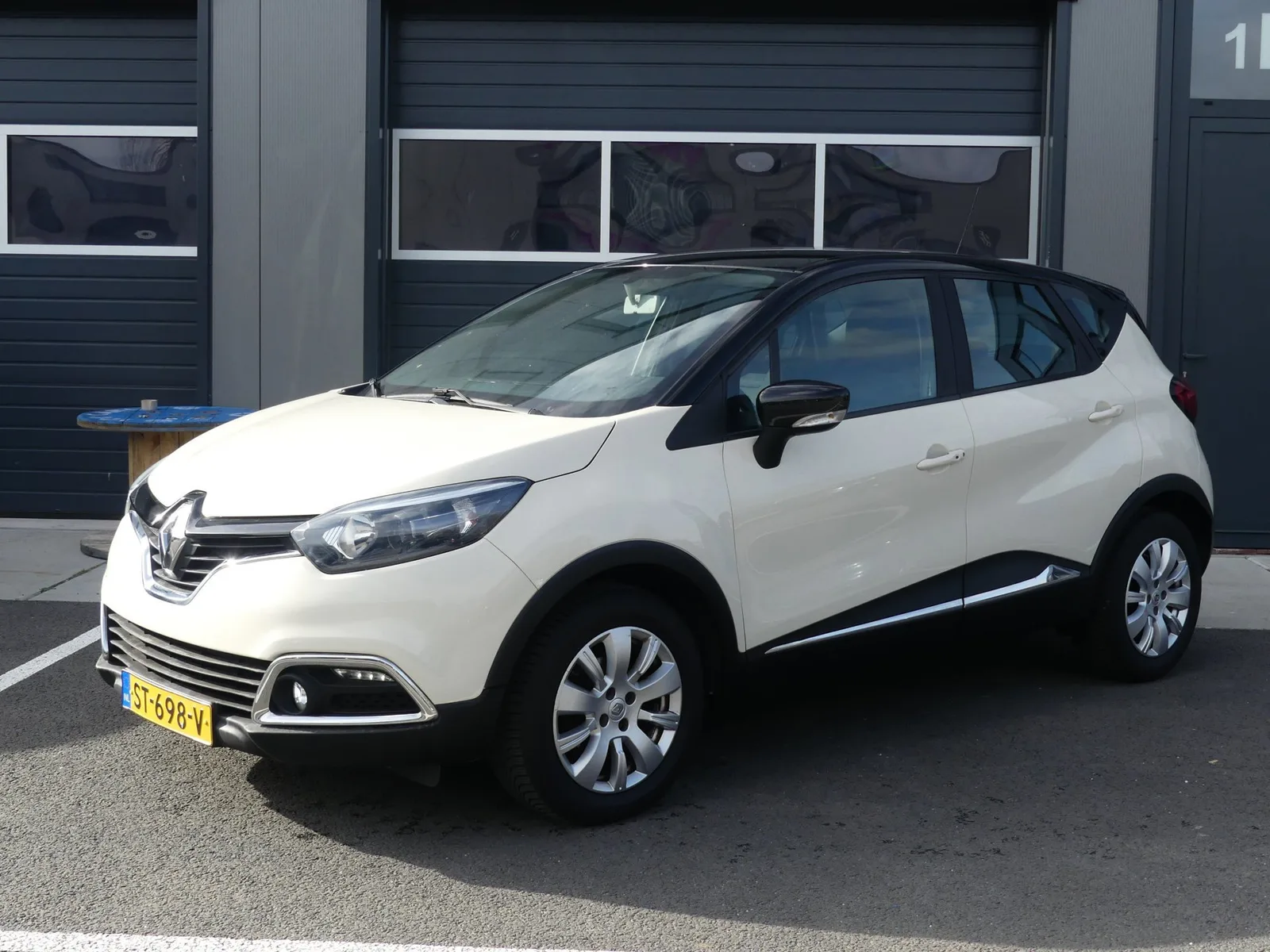 Renault Captur (2015) — foto 1