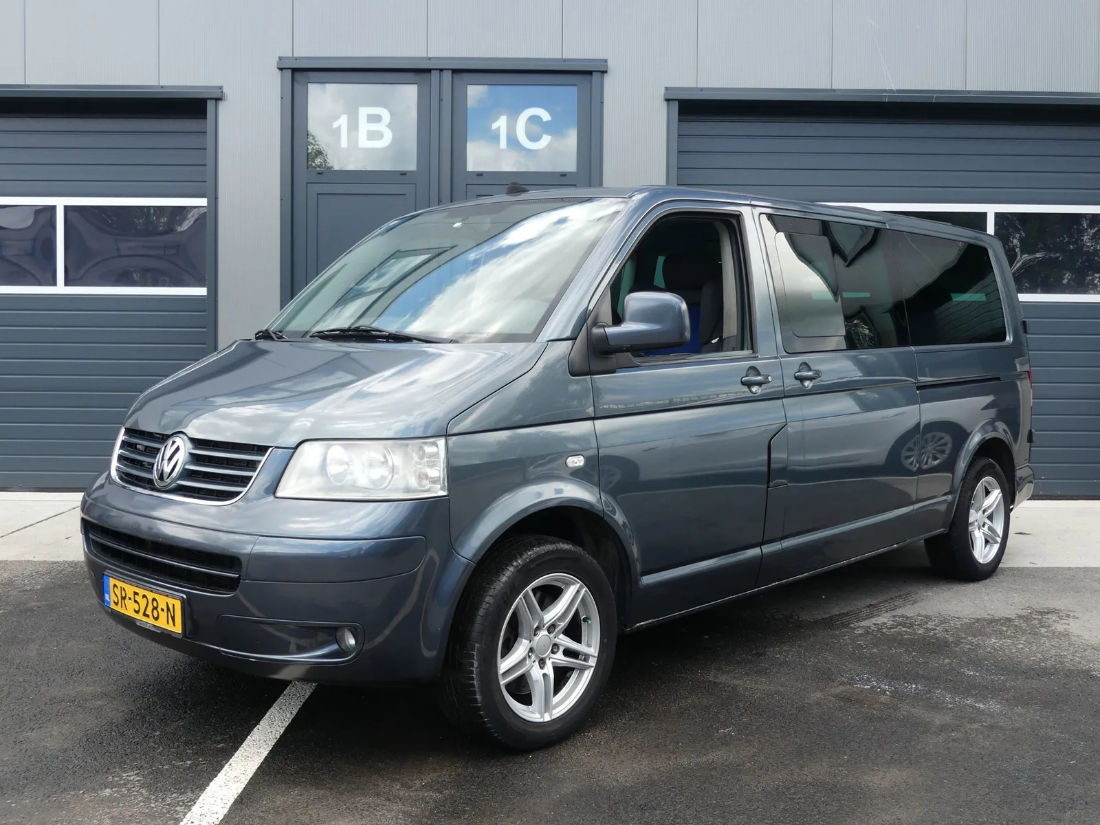 Volkswagen Transporter (2007) — foto 1