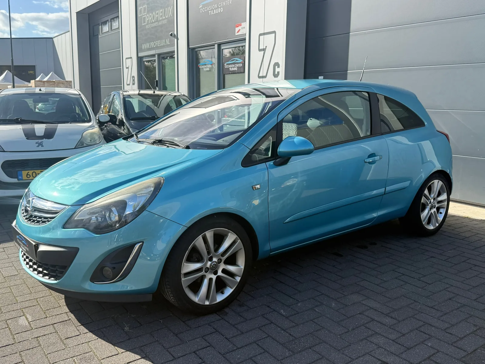 Opel Corsa (2011) — foto 1