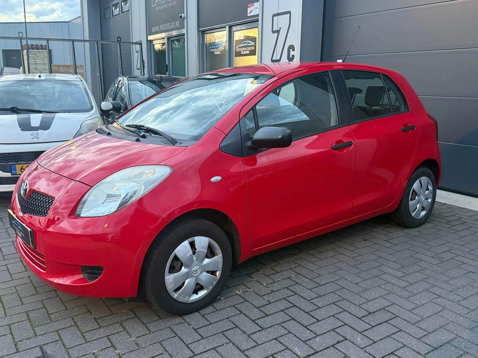 Toyota Yaris (2008) — foto 1