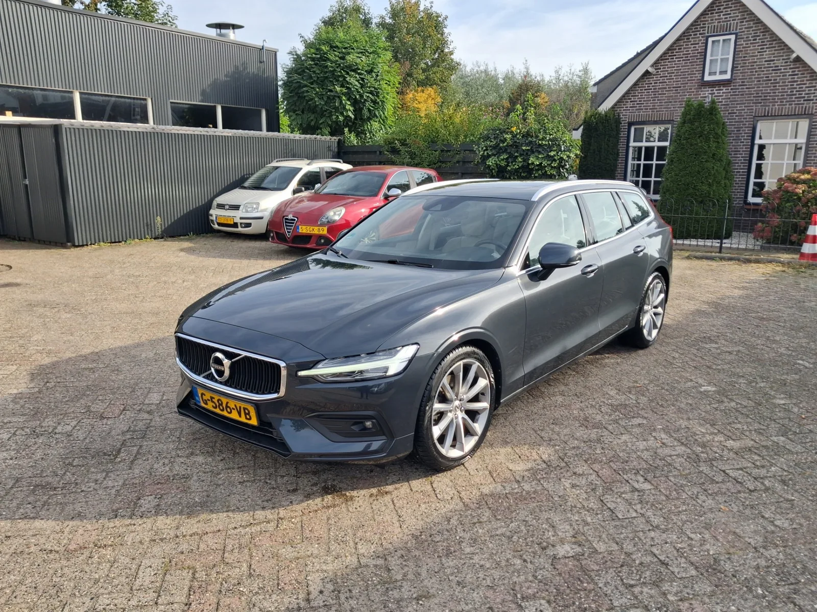 Volvo V60 (2019) — foto 1