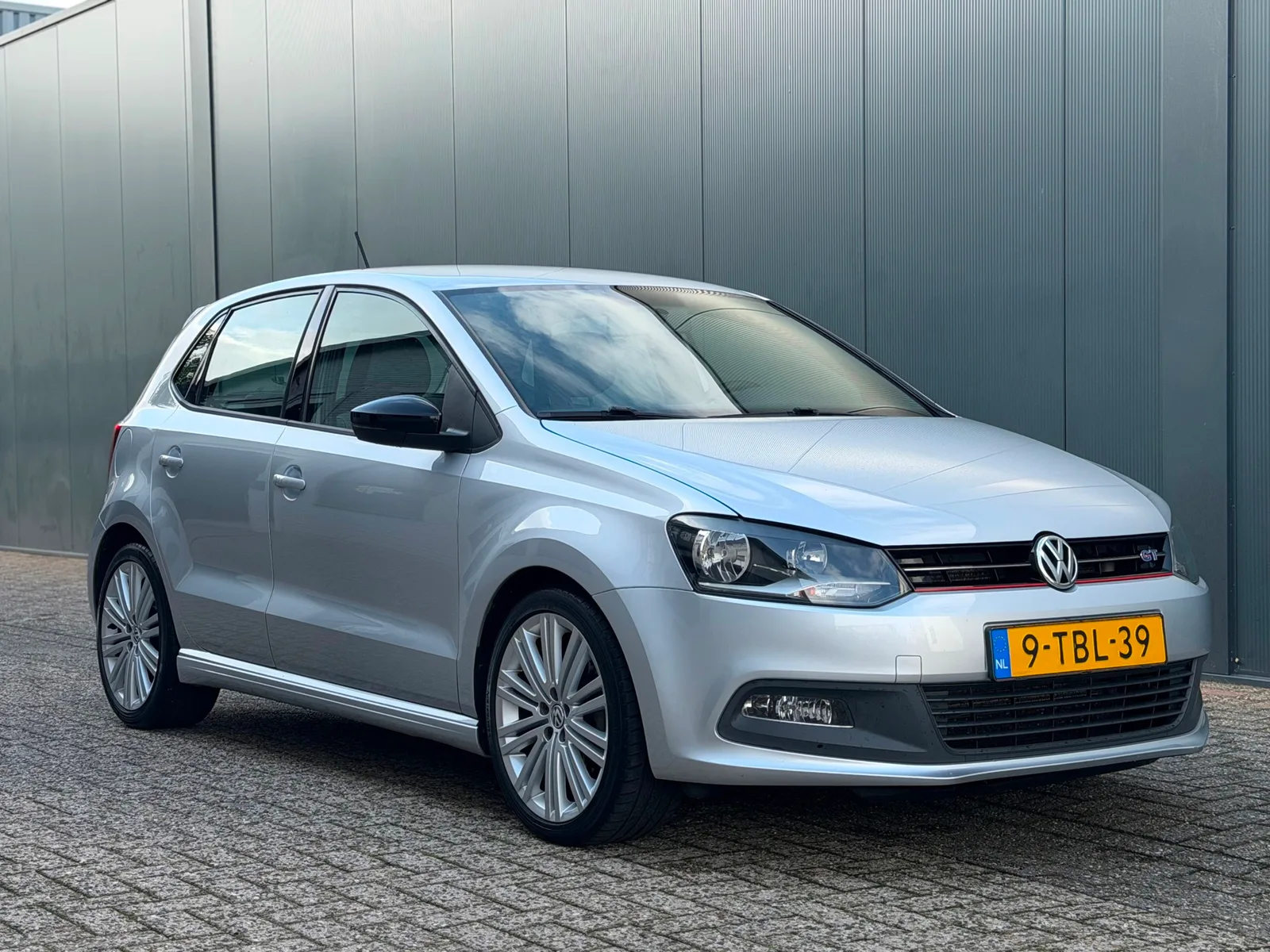 Volkswagen Polo (2014) — foto 1