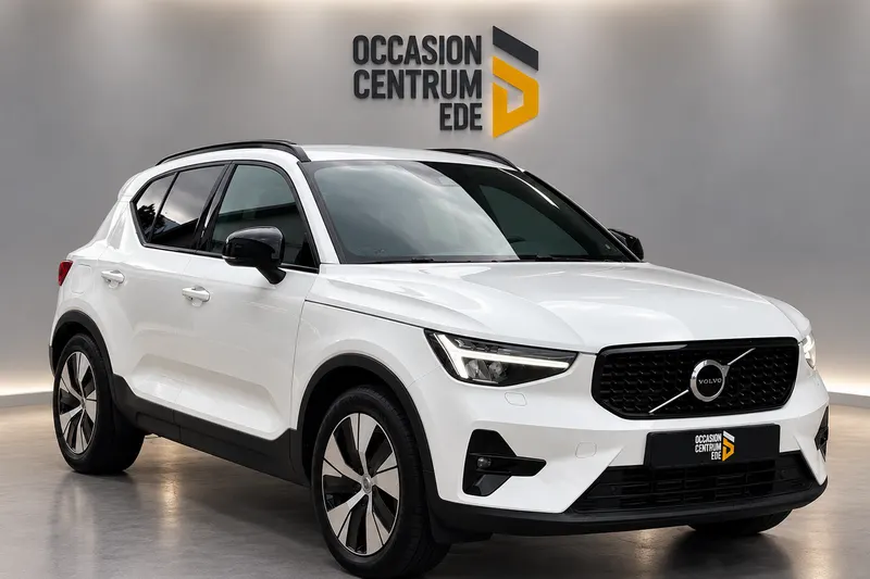 Volvo XC40 (2023)