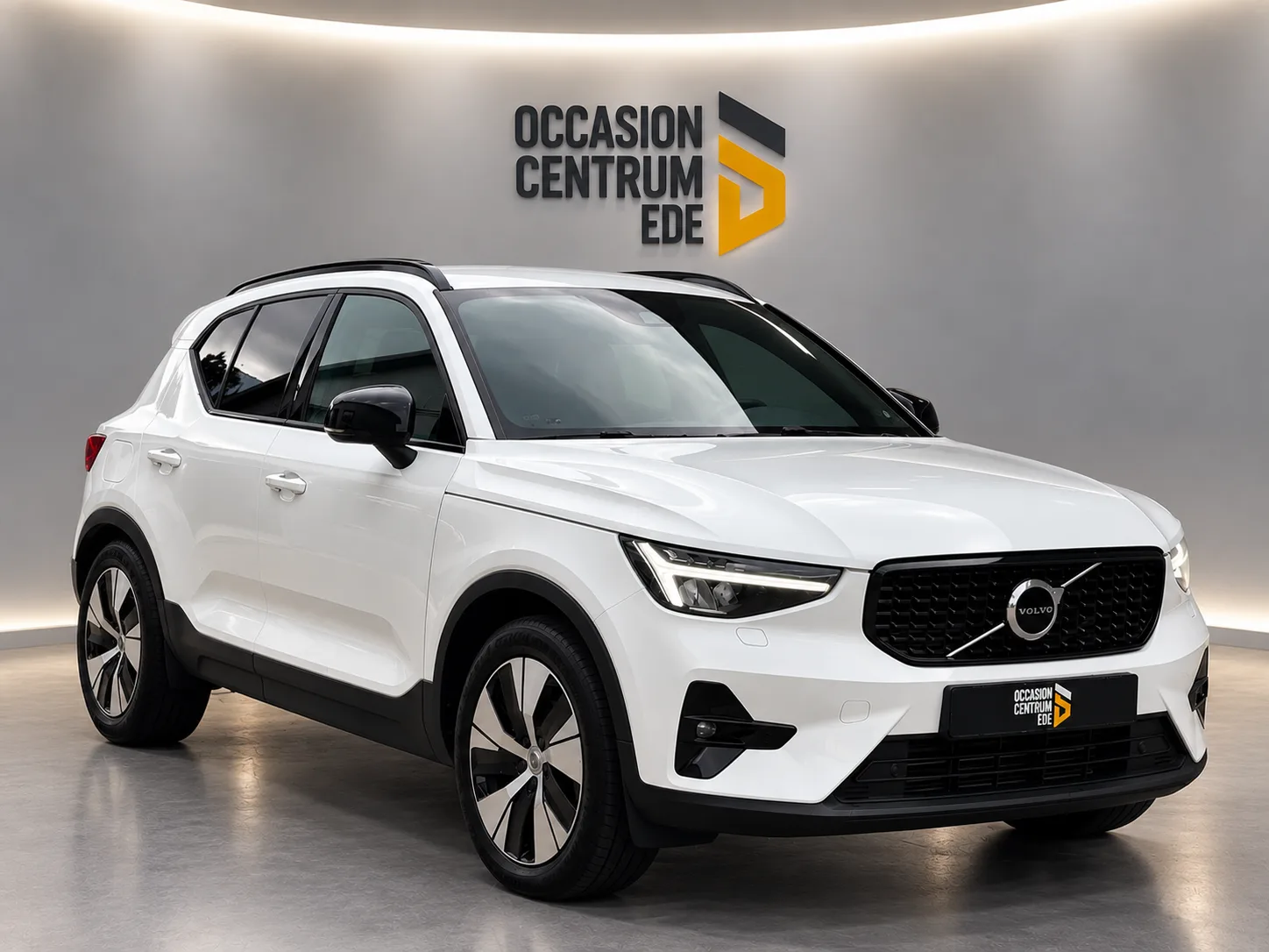 Volvo XC40 (2023) — foto 1
