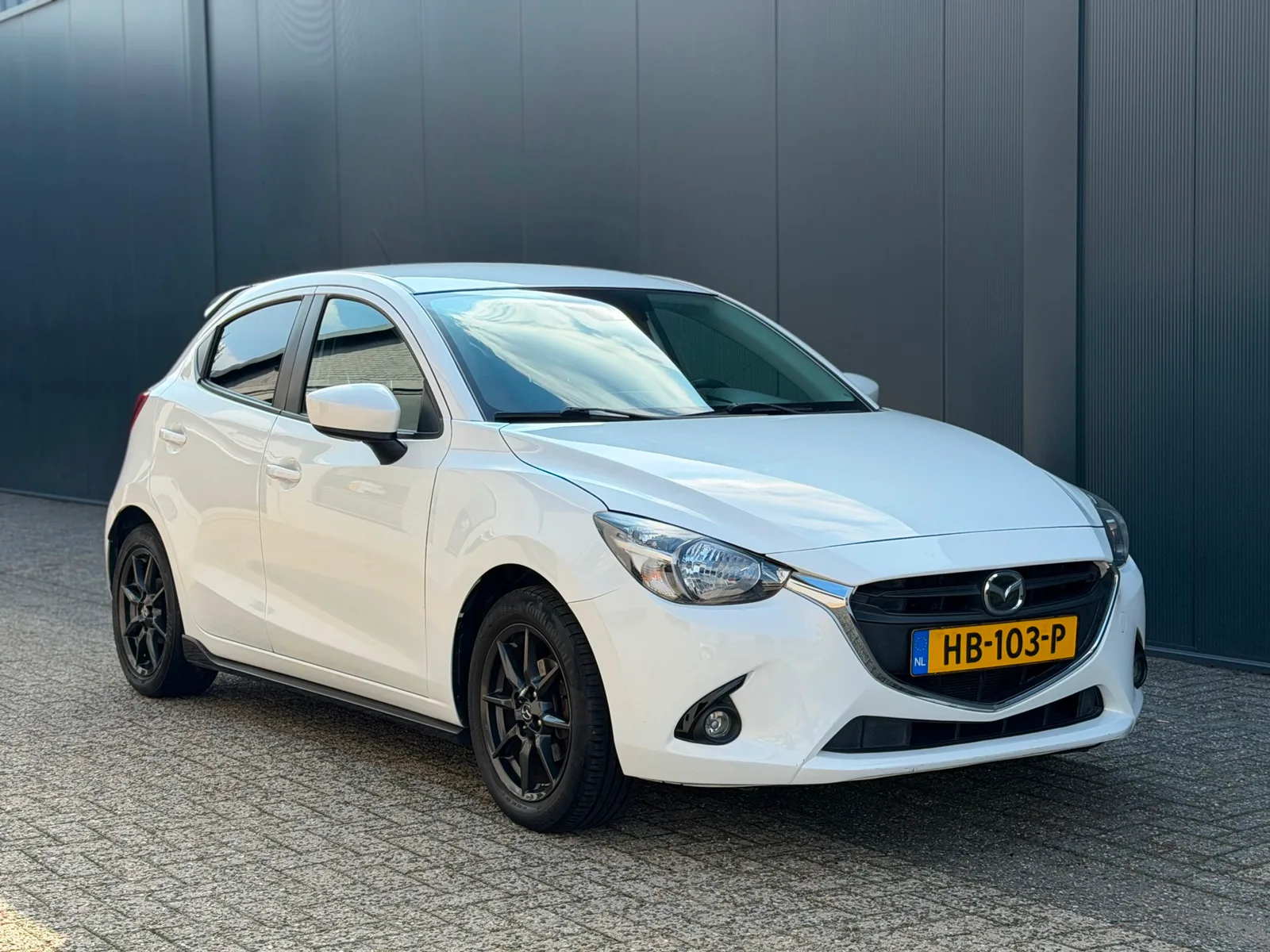 Mazda 2 (2015) — foto 1
