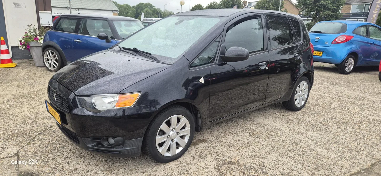 Mitsubishi Colt (2011) — foto 1