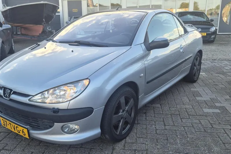 Peugeot 206 (2001)