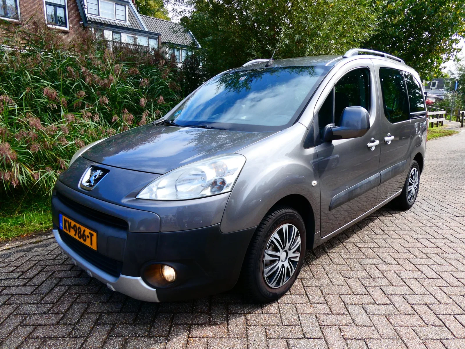 Peugeot Partner (2011) — foto 1