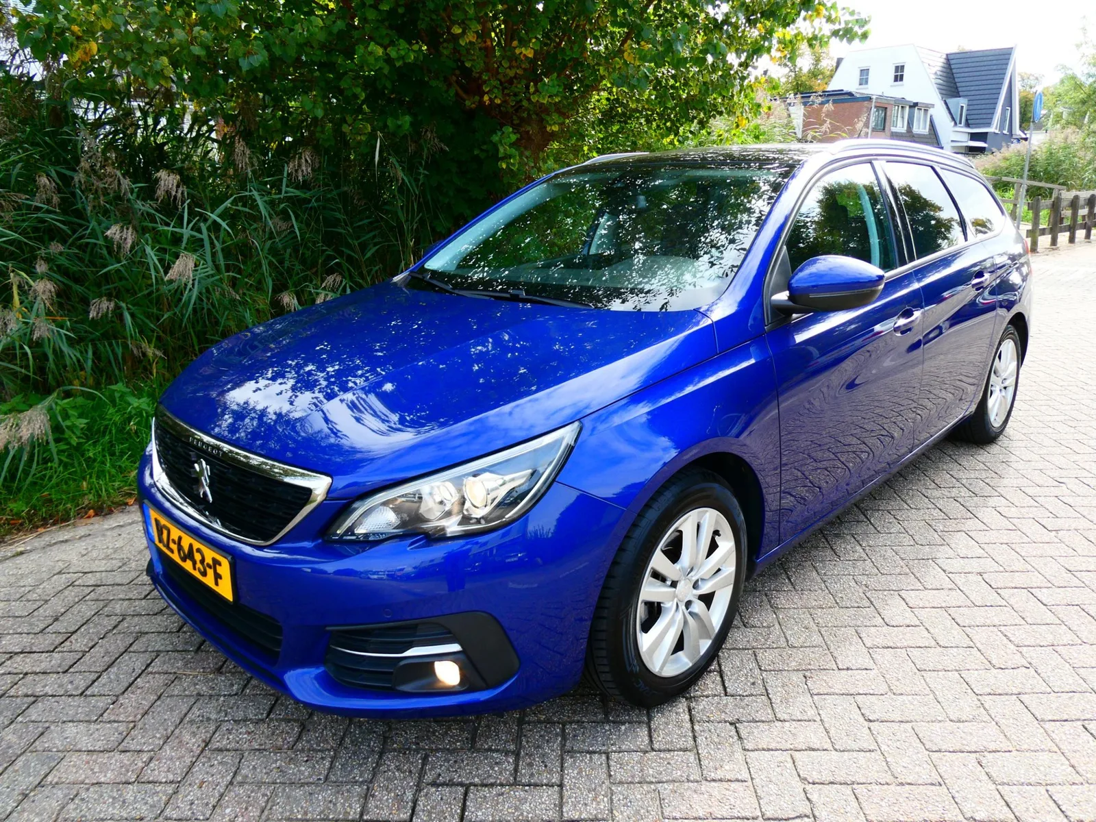 Peugeot 308 (2018) — foto 1