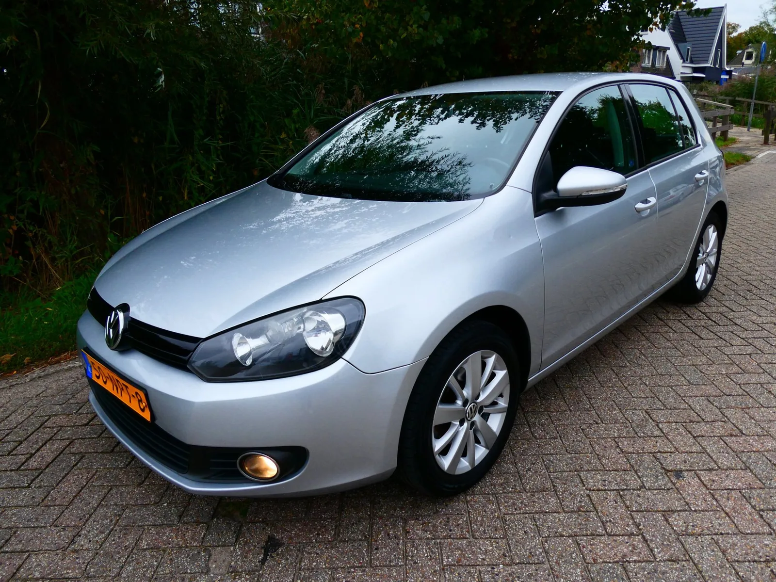 Volkswagen Golf (2010) — foto 1