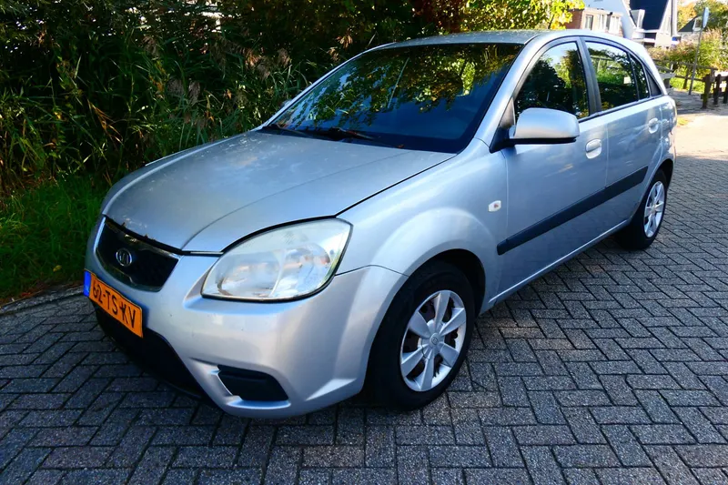 Kia Rio (2007)