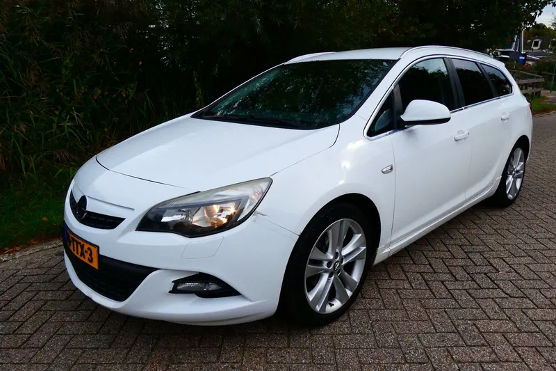 Opel Astra (2012)