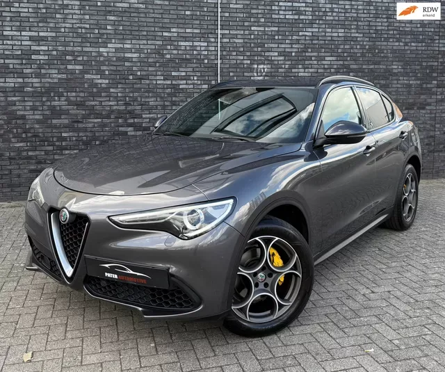 Alfa Romeo Stelvio (2018) — foto 1
