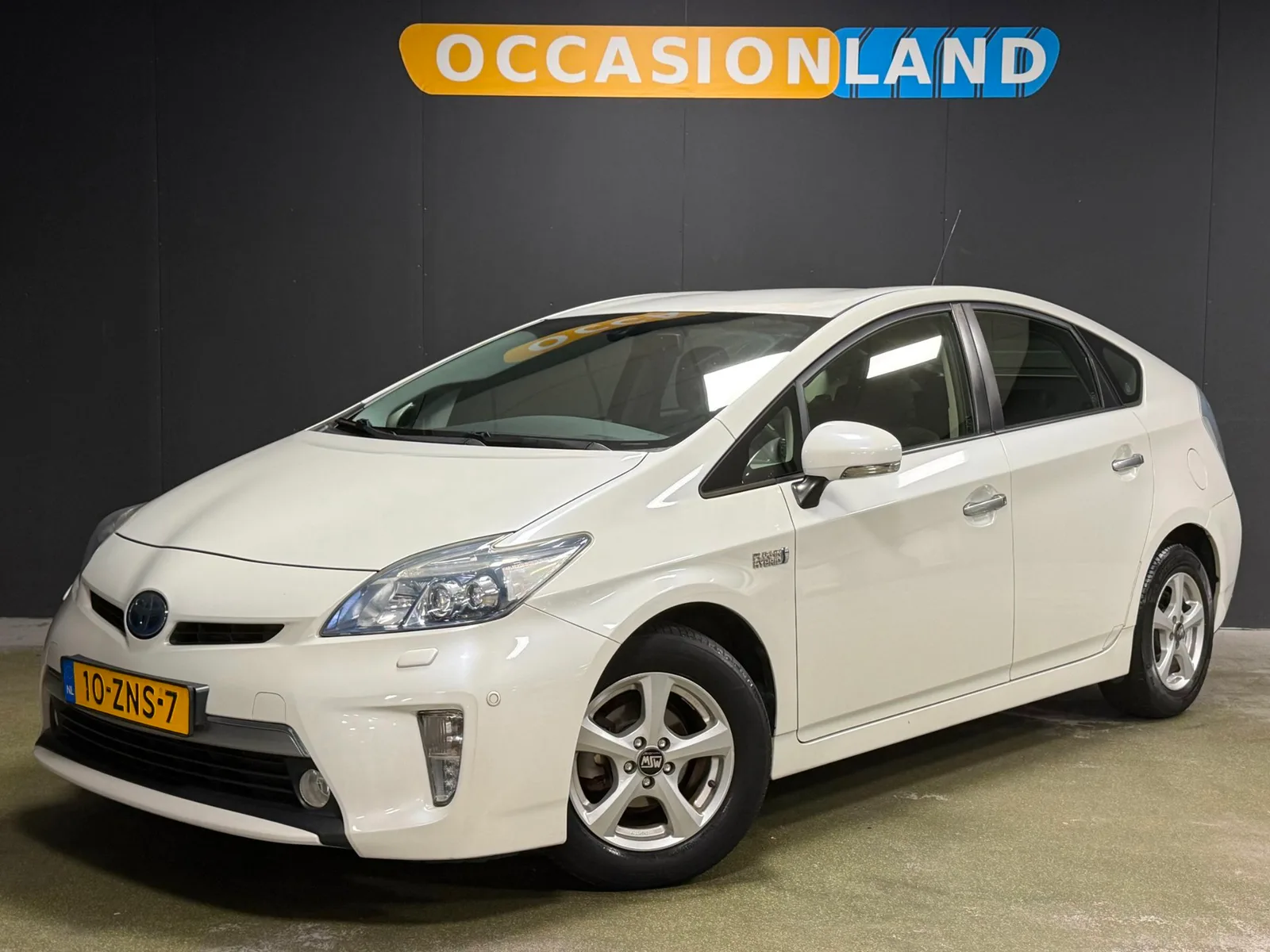 Toyota Prius (2013) — foto 1