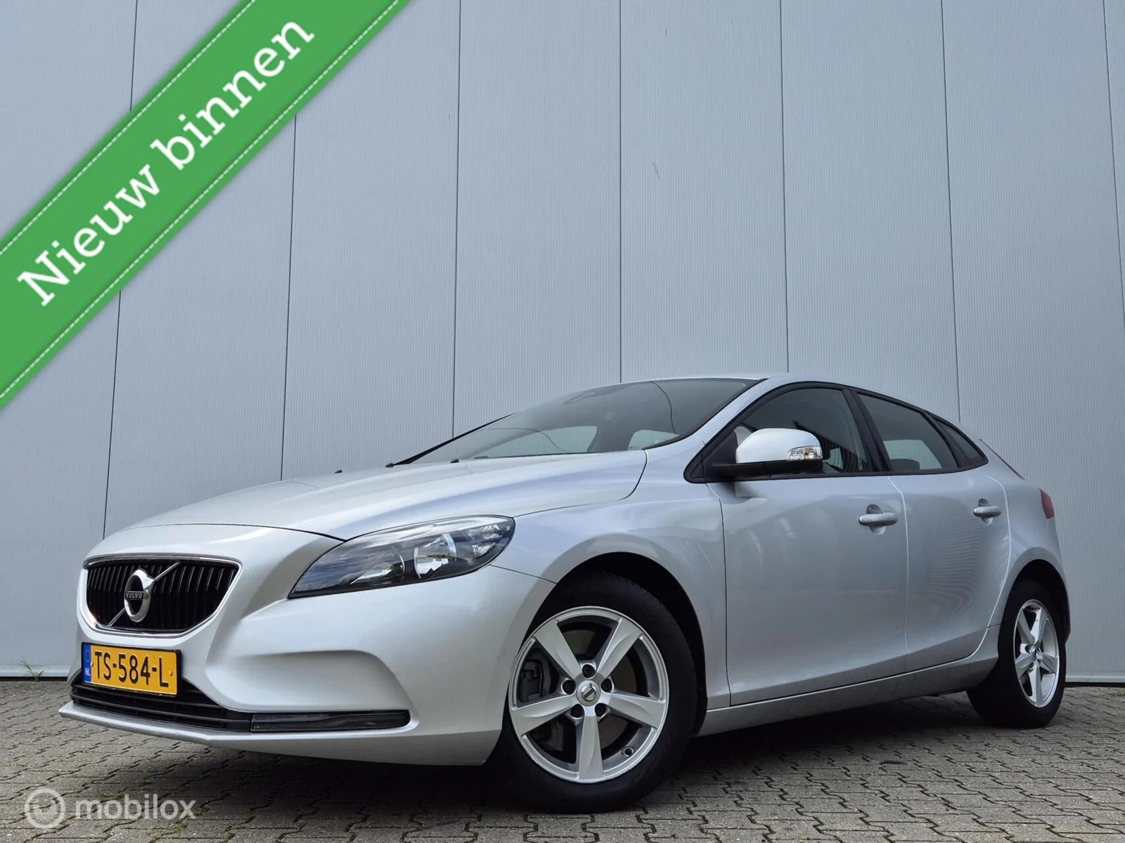 Volvo V40 (2018) — foto 1