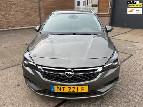 Opel Astra (2017) — foto 1