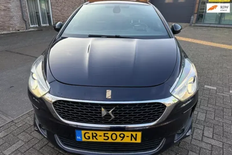 DS 5 (2015)