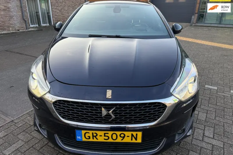 DS 5 (2015)