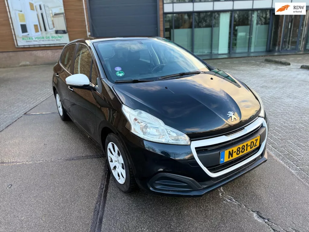 Peugeot 208 (2016) — foto 1
