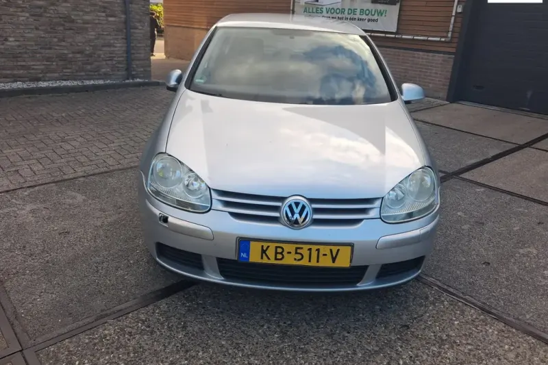 Volkswagen Golf (2004)