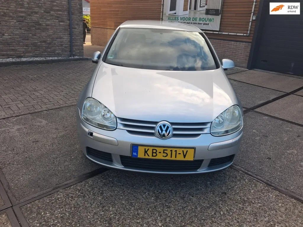 Volkswagen Golf (2004) — foto 1