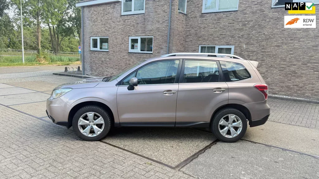 Subaru Forester (2015) — foto 1
