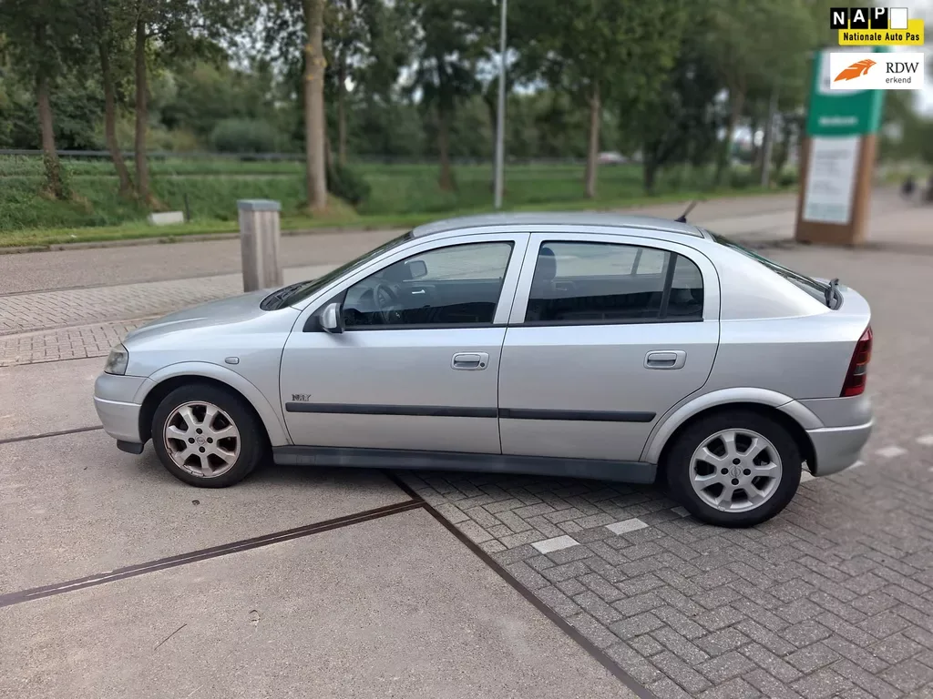 Opel Astra (2003) — foto 1