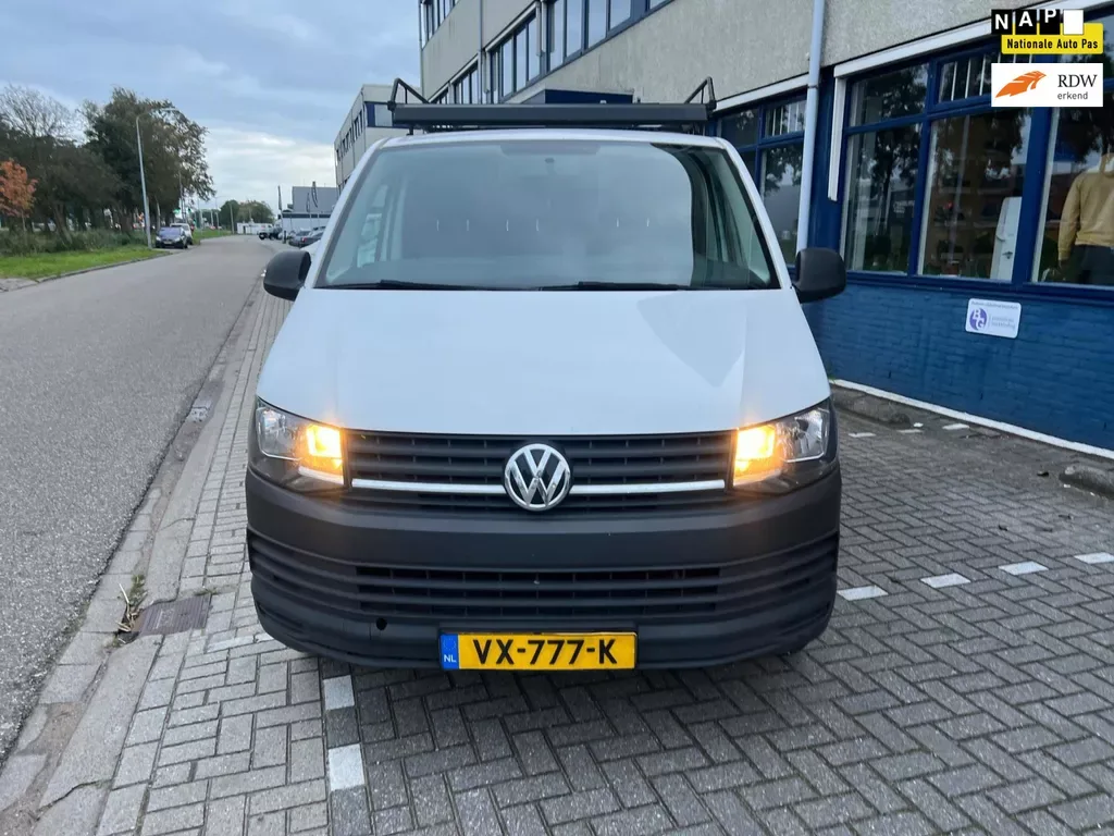 Volkswagen Transporter (2016) — foto 1