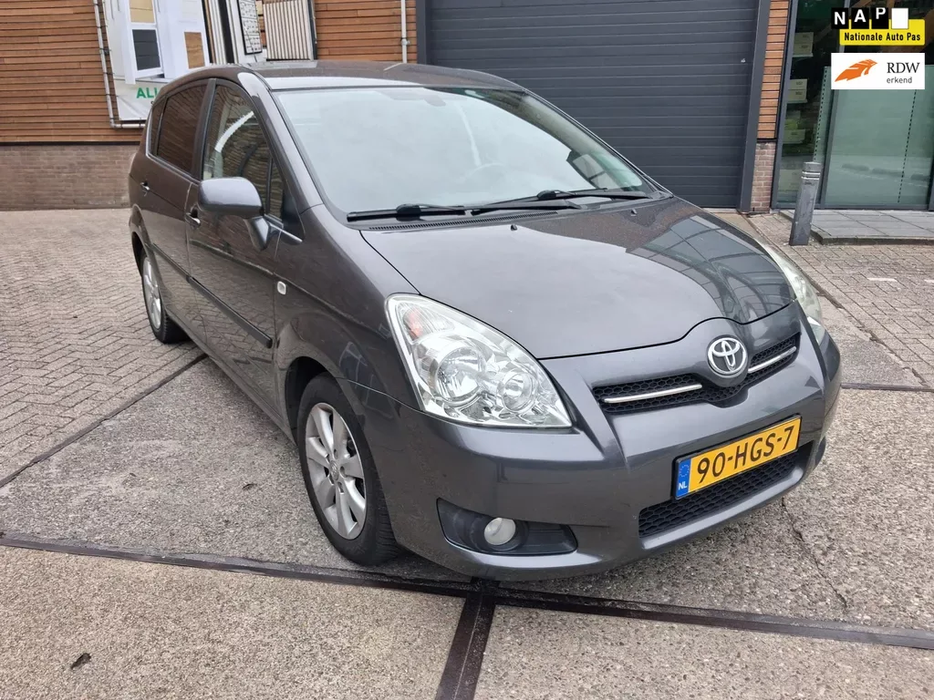 Toyota Verso (2008) — foto 1