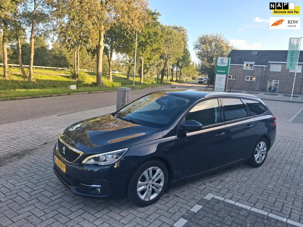 Peugeot 308 (2018) — foto 1