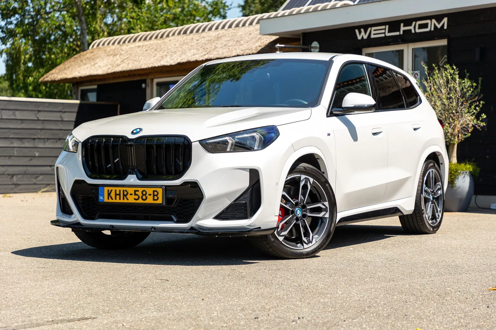 BMW iX1 (2025) — foto 1