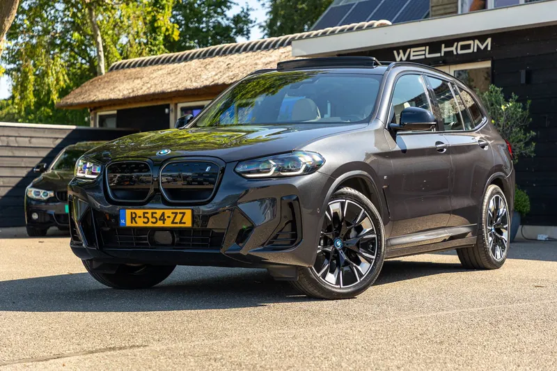 BMW iX3 (2022)