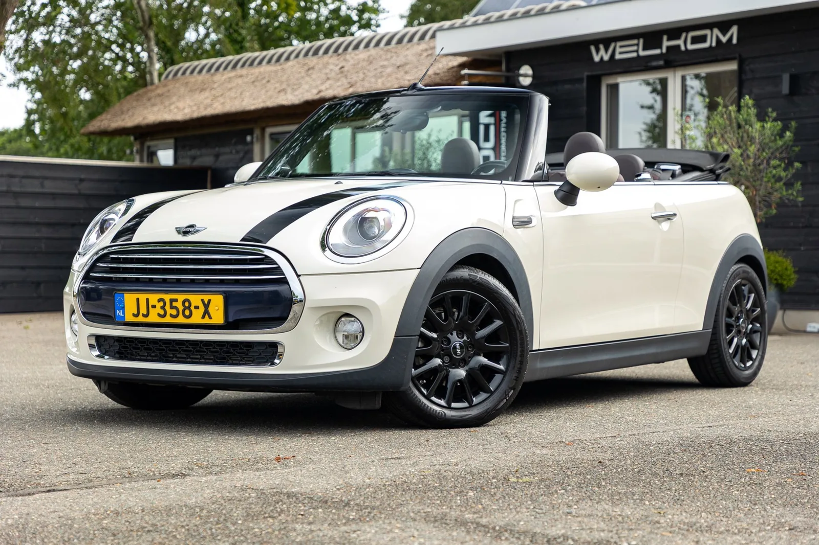 MINI Cabrio (2016) — foto 1