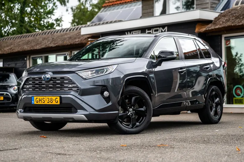 Toyota RAV4 (2021)