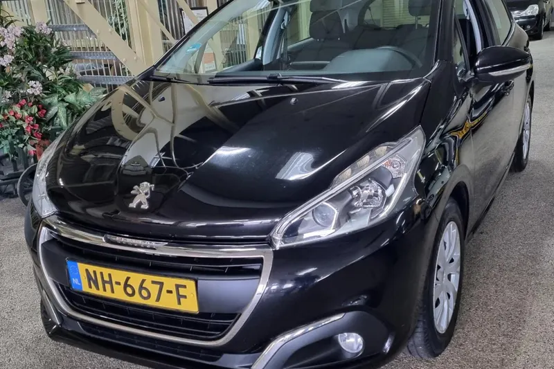 Peugeot 208 (2017)
