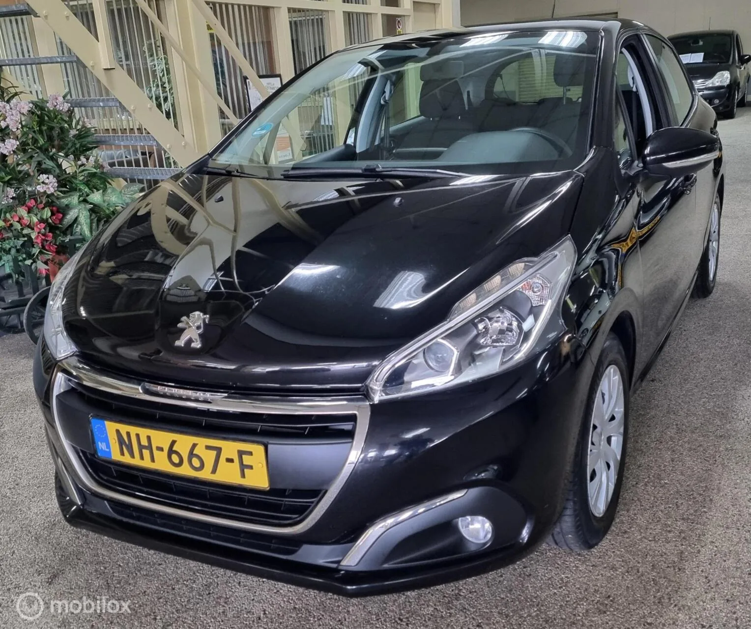 Peugeot 208 (2017) — foto 1