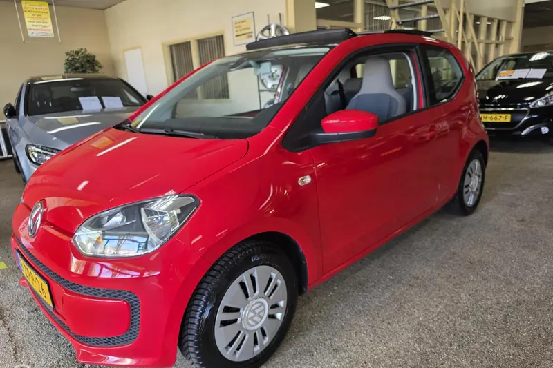 Volkswagen Up! (2015)