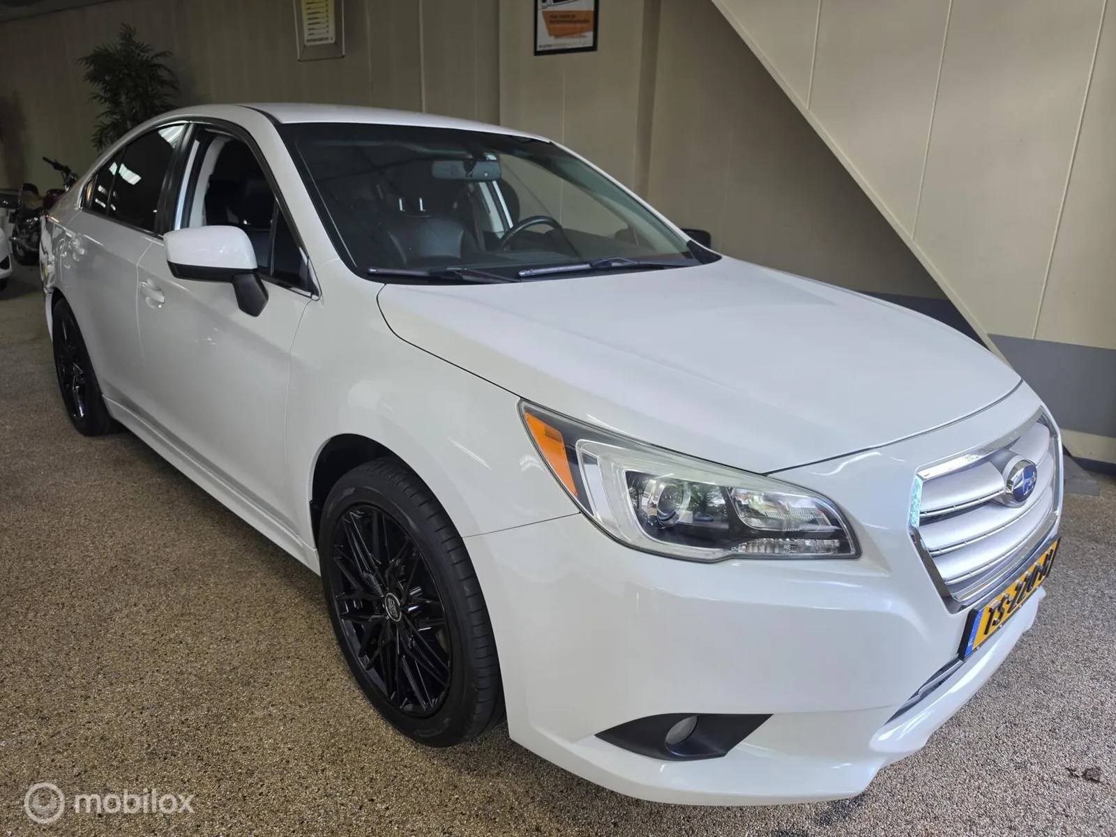 Subaru Legacy (2015) — foto 1