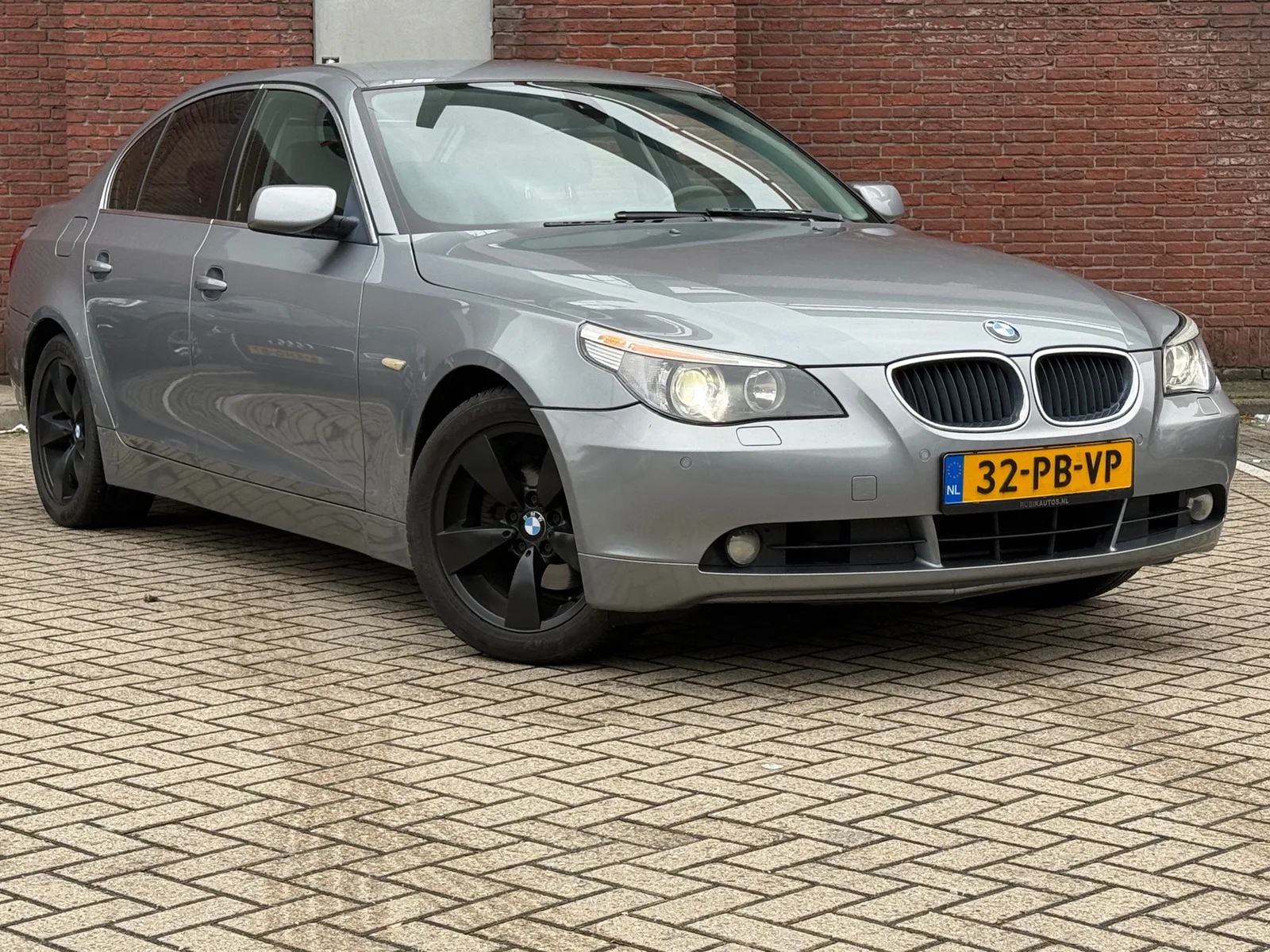 BMW 5-Serie (2004) — foto 1