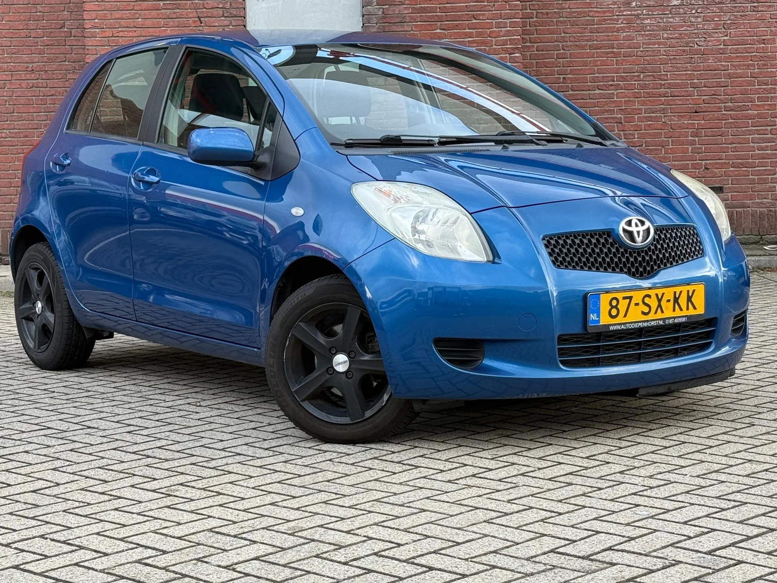 Toyota Yaris (2006) — foto 1