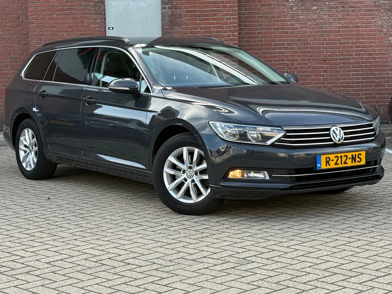 Volkswagen Passat (2019) — foto 1