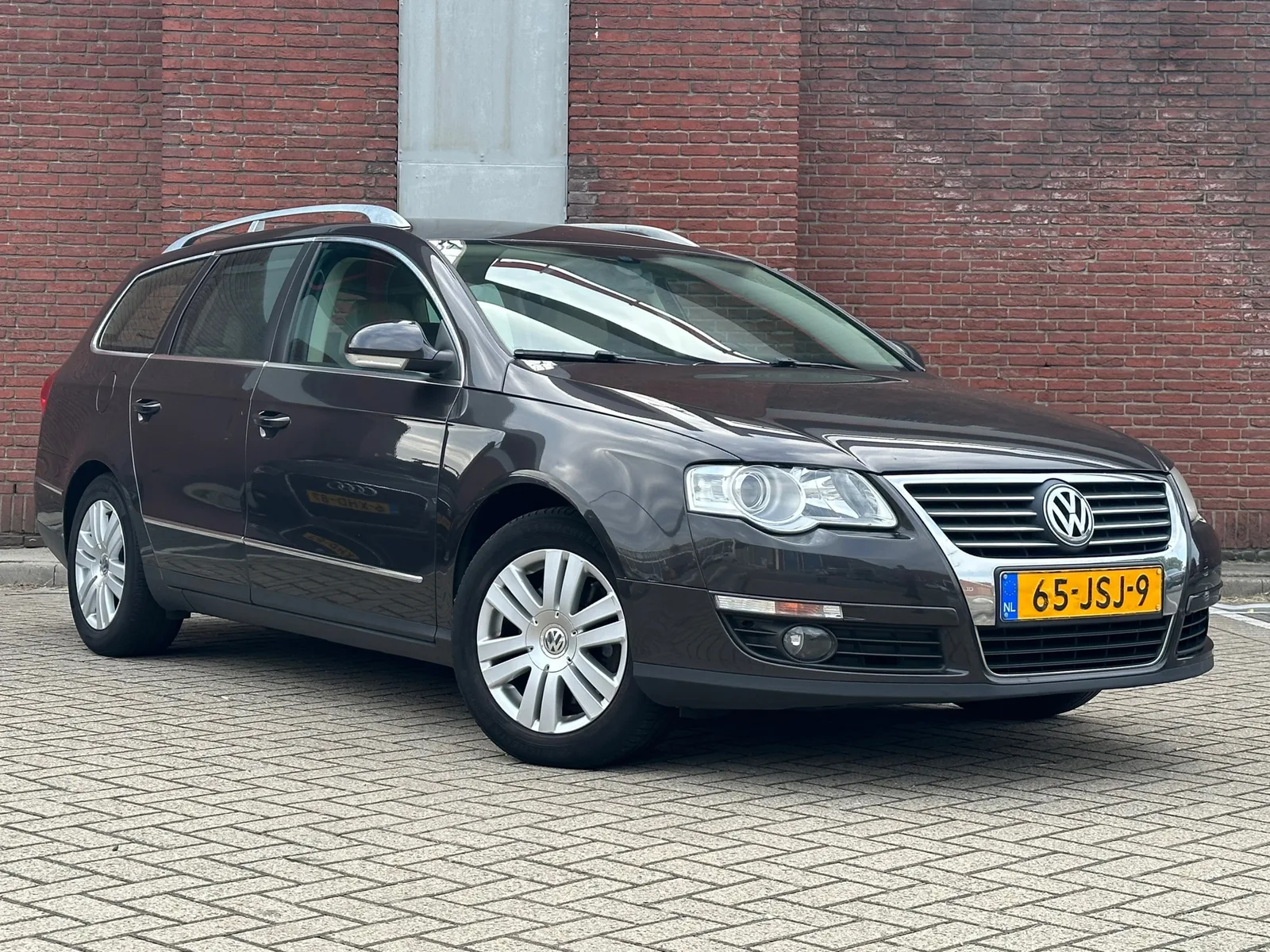 Volkswagen Passat (2009) — foto 1