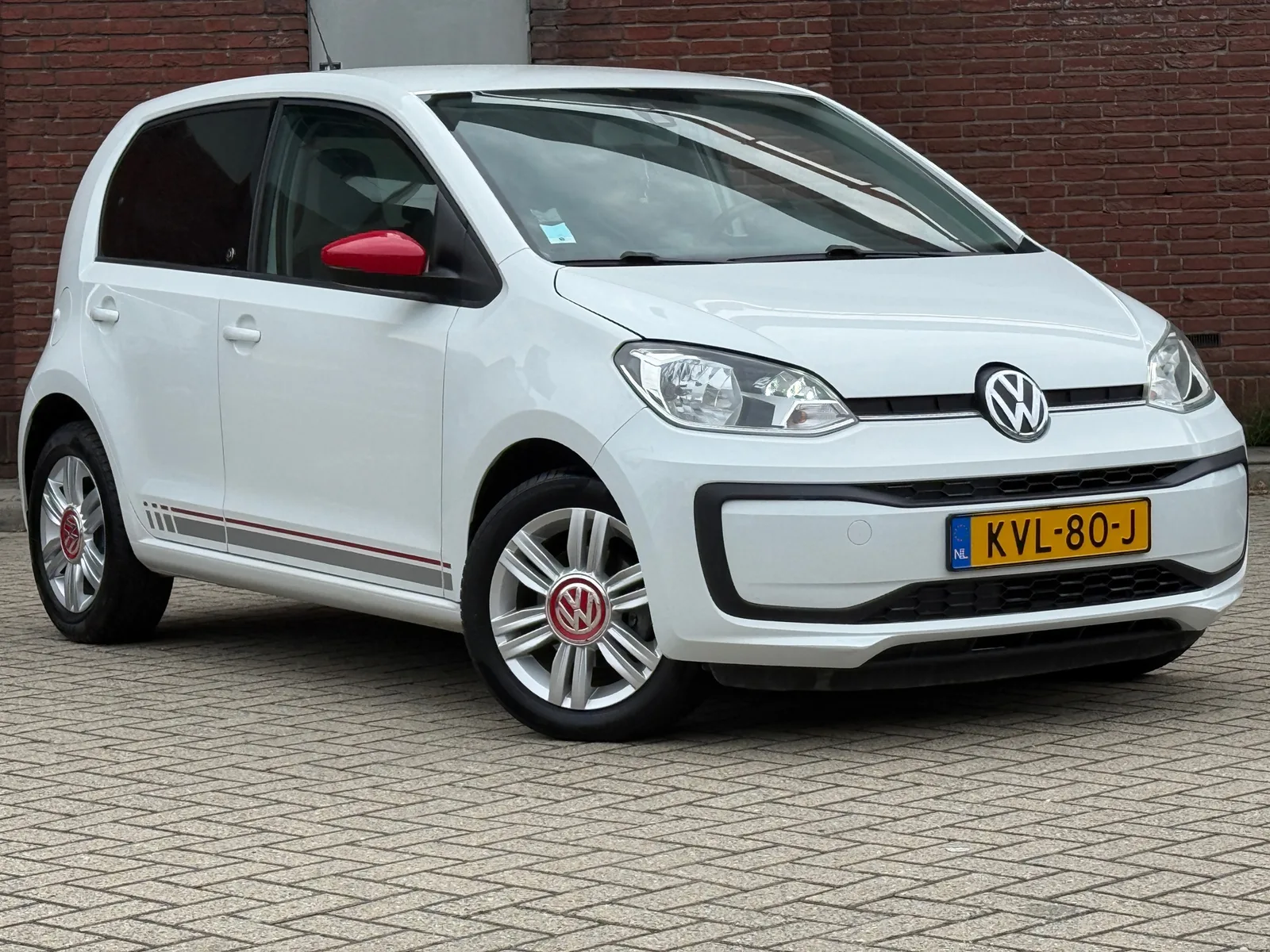 Volkswagen Up! (2017) — foto 1