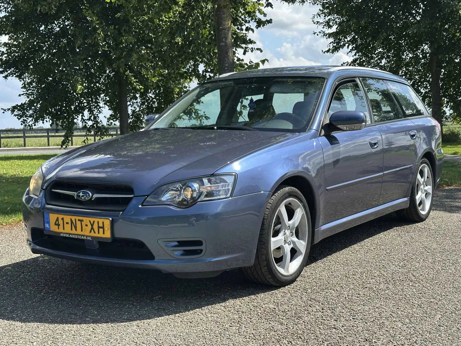 Subaru Legacy (2004) — foto 1