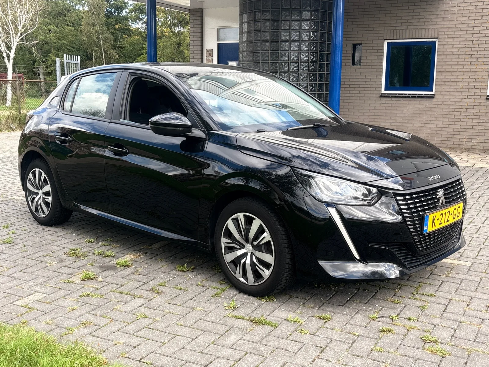 Peugeot 208 (2021) — foto 1