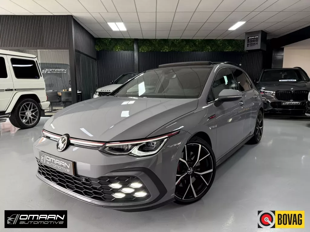Volkswagen Golf (2022) — foto 1