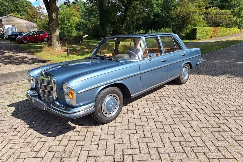 Mercedes-Benz 200-Serie (1971)