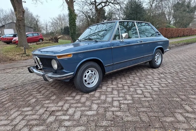 BMW 2002 (1974)